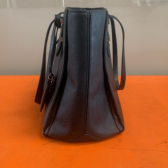 Black GUESS Tote Handbag Purse - Picture 9 of 14